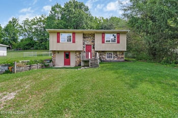 106 Willow Creek Rd, Wartburg, TN 37887