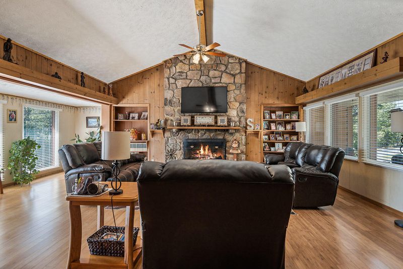1060 Alpine Dr, Sevierville, TN 37876