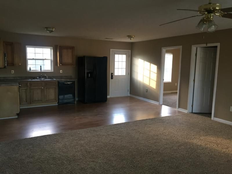 1060 Berry Trail Dr, Sevierville, TN 37862