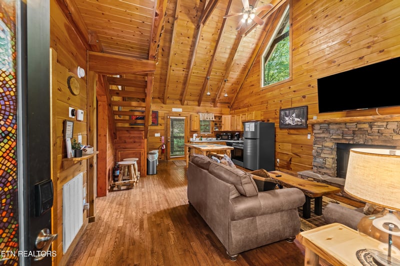 1060 Sunrise Blvd, Sevierville, TN 37862