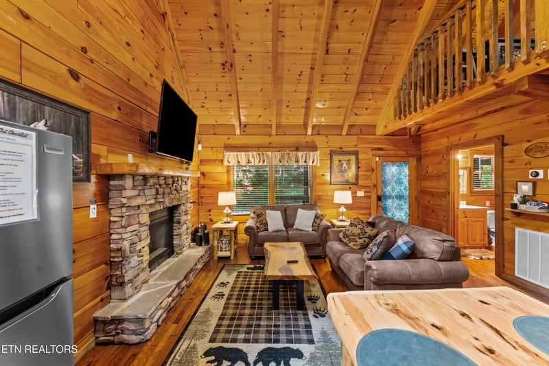 1060 Sunrise Blvd, Sevierville, TN 37862
