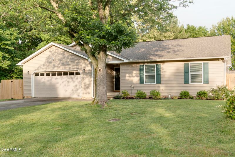 10600 Sprawls Point, Knoxville, TN 37932