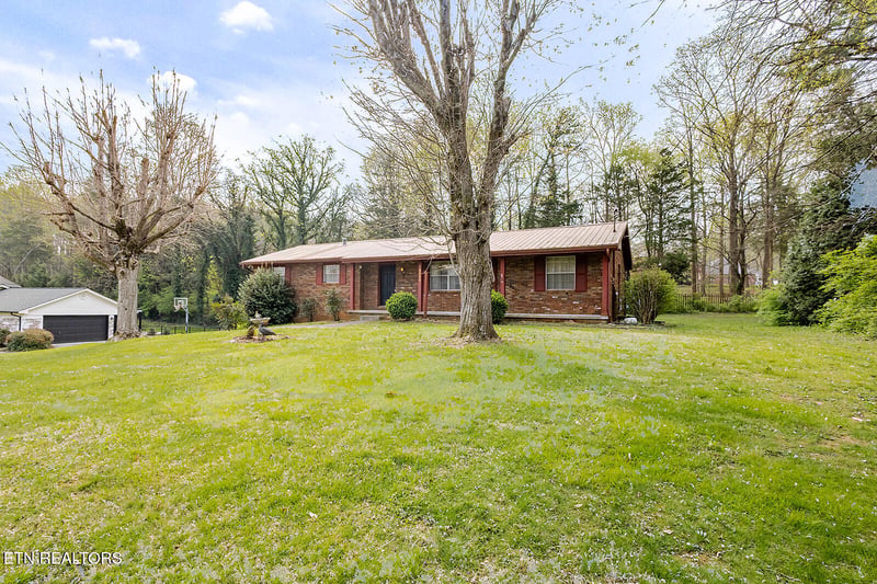 10604 Pinedale Dr, Knoxville, TN 37922