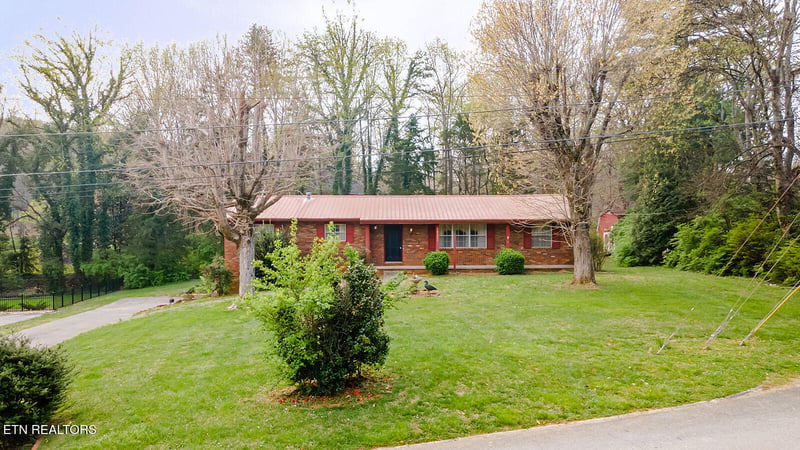 10604 Pinedale Dr, Knoxville, TN 37922