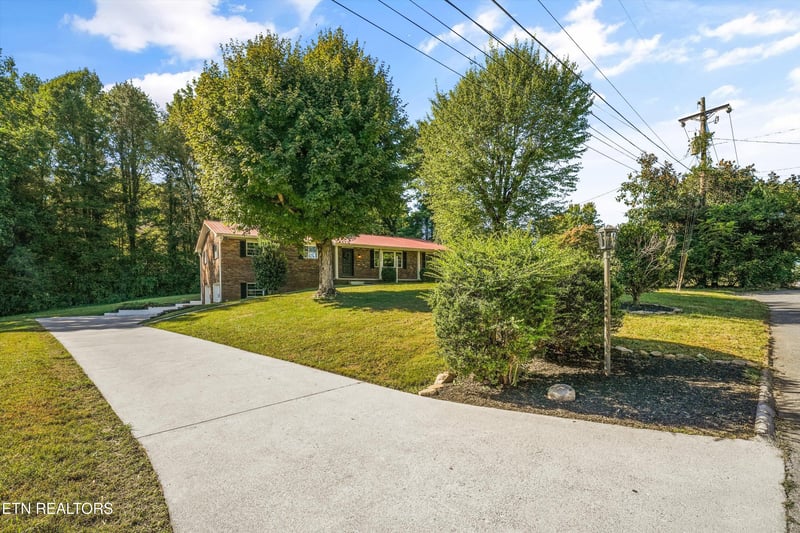 10604 Pinedale Dr, Knoxville, TN 37922