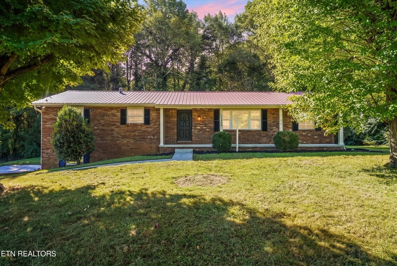 10604 Pinedale Dr, Knoxville, TN 37922