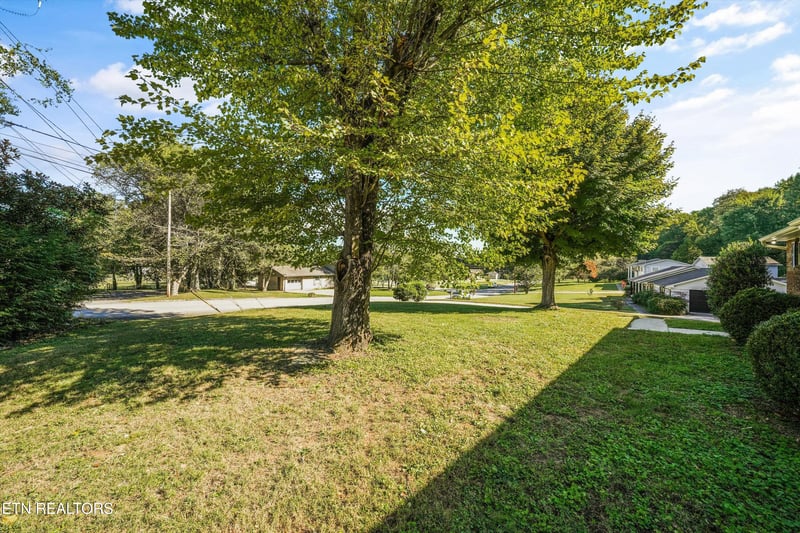 10604 Pinedale Dr, Knoxville, TN 37922
