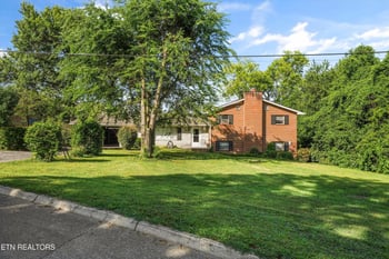 1061 S Linden Dr, Alcoa, TN 37701