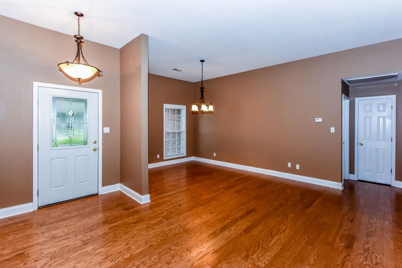 1061 Saint Johns Dr, Maryville, TN 37801