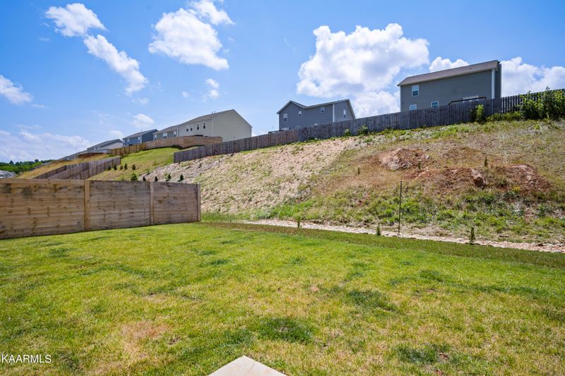 1062 Hampton Place Cir, Loudon, TN 37774