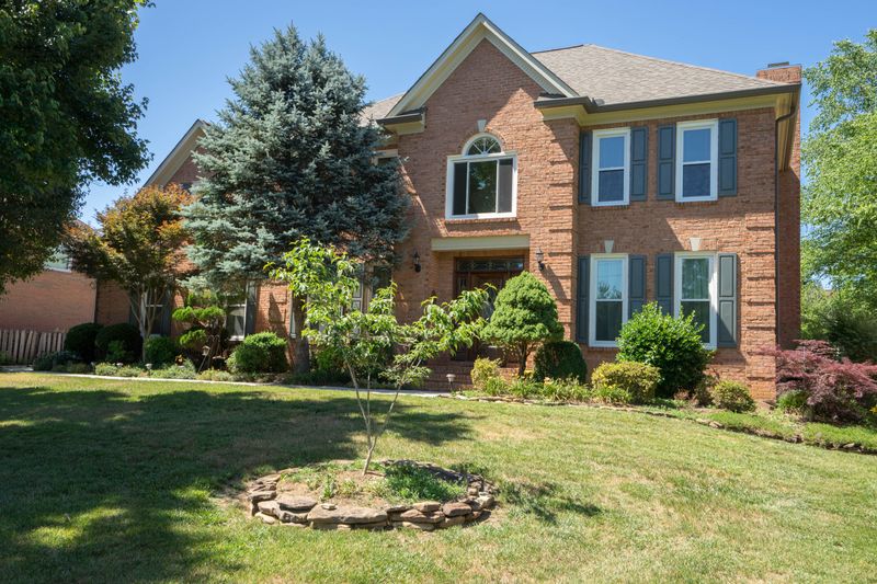 10621 Eagles View Dr, Knoxville, TN 37922