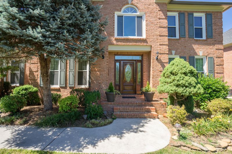 10621 Eagles View Dr, Knoxville, TN 37922