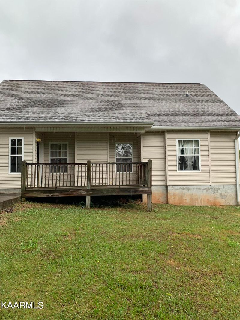 1063 Little Dogwood Rd, Kingston, TN 37763