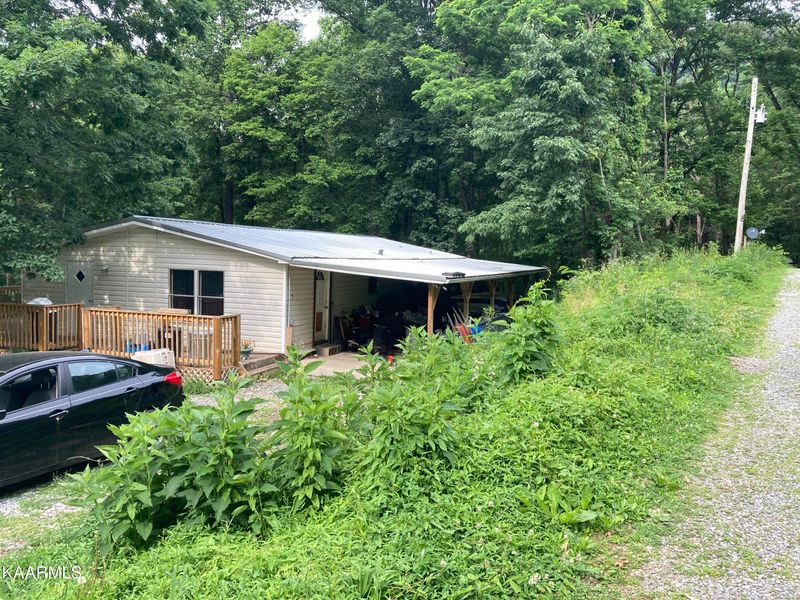 1065 Old Oliver Rd, Walland, TN 37886