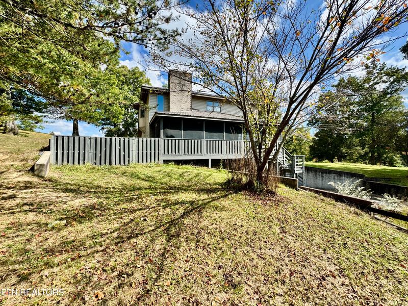 1065 Poplar Ln, Winfield, TN 37892