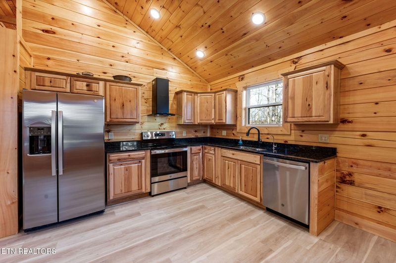 1065 Timberlake Cir, Sevierville, TN 37876
