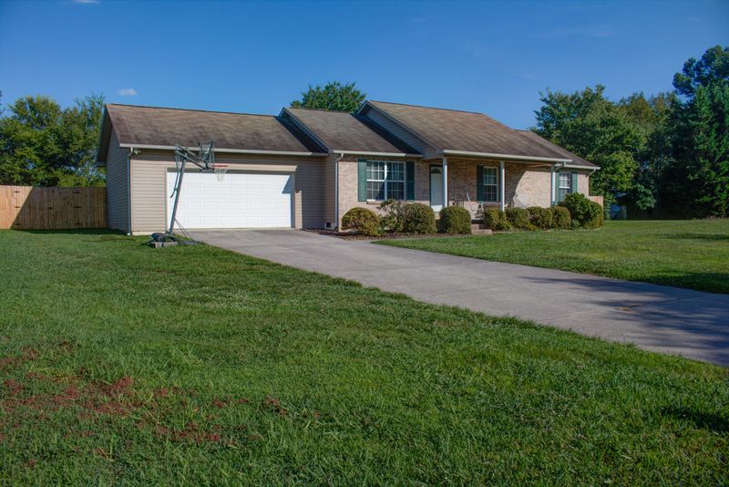 1065 Towns View Dr, Seymour, TN 37865