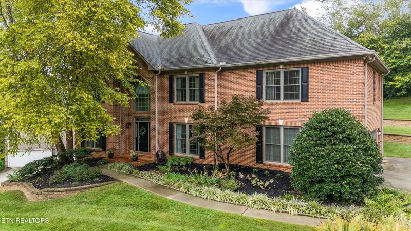 10655 Forest Crest Rd, Knoxville, TN 37922