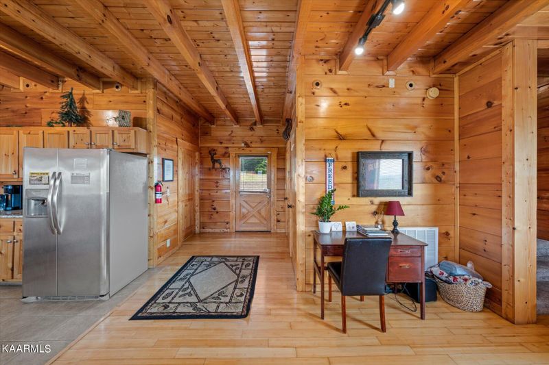 1067 Towering Oaks Dr, Sevierville, TN 37876