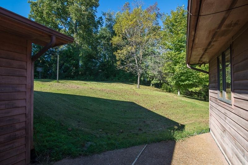 1068 Dogwood Valley Rd, Kingston, TN 37763