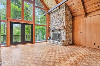 1068 Lower Alpine Way, Gatlinburg, TN 37738