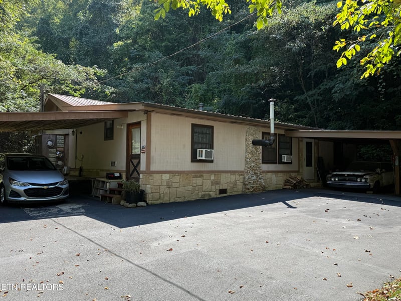 1069 Bryan View Rd, Sevierville, TN 37862