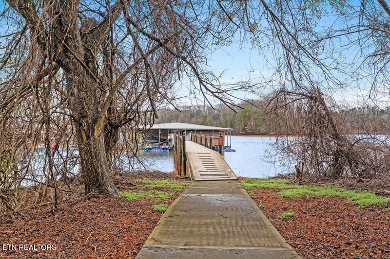 1069 Rarity Bay Pkwy, Vonore, TN 37885