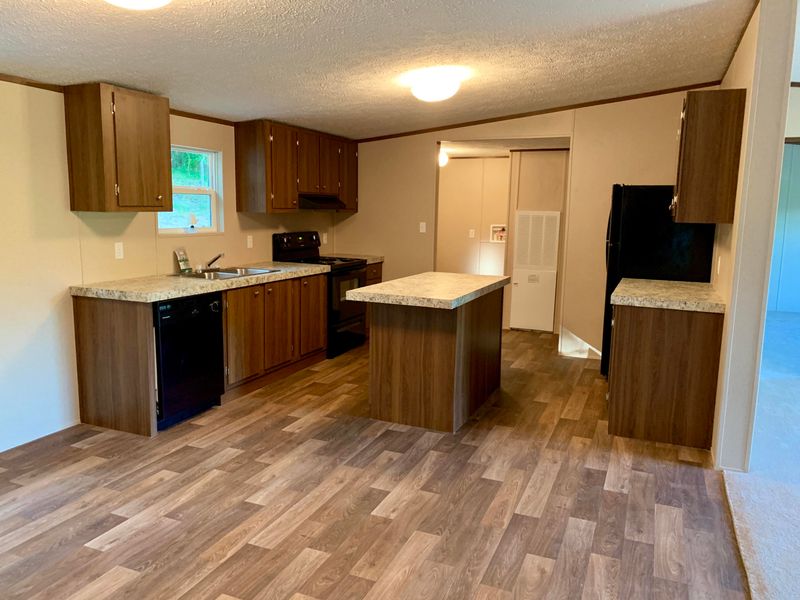 10699 Corporate Park Dr, Loudon, TN 37774