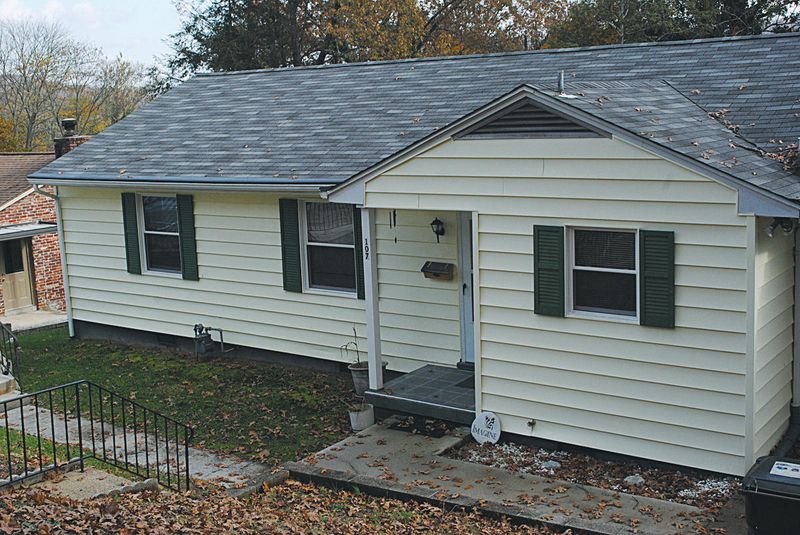 107 Albany Rd, Oak Ridge, TN 37830