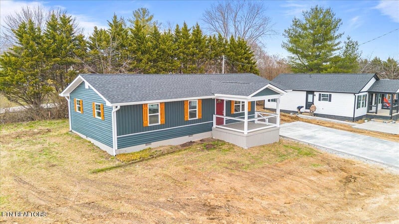 107 Azalea Ln #1, Jacksboro, TN 37757