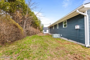107 Azalea Ln #1, Jacksboro, TN 37757