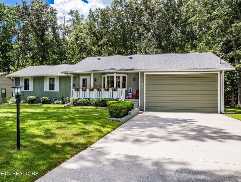 107 Canterbury Dr, Crossville, TN 38558