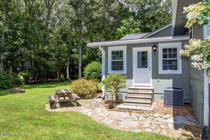 107 Canterbury Dr, Crossville, TN 38558