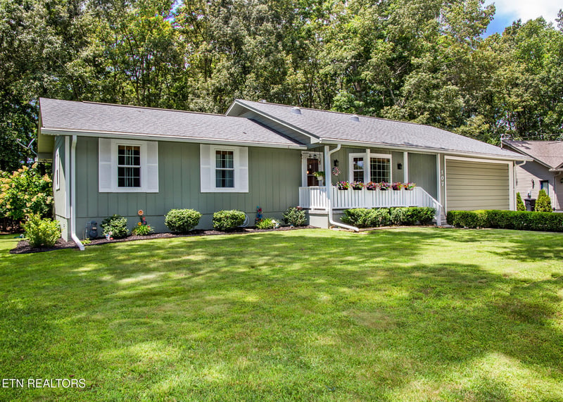 107 Canterbury Dr, Crossville, TN 38558