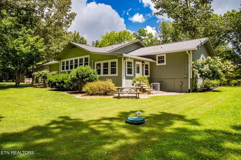 107 Canterbury Dr, Crossville, TN 38558