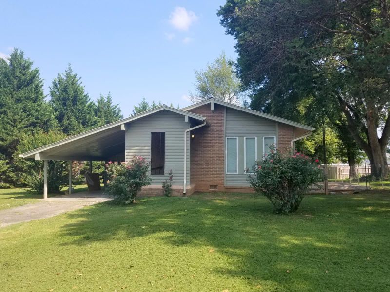 107 Cedar St, Sweetwater, TN 37874