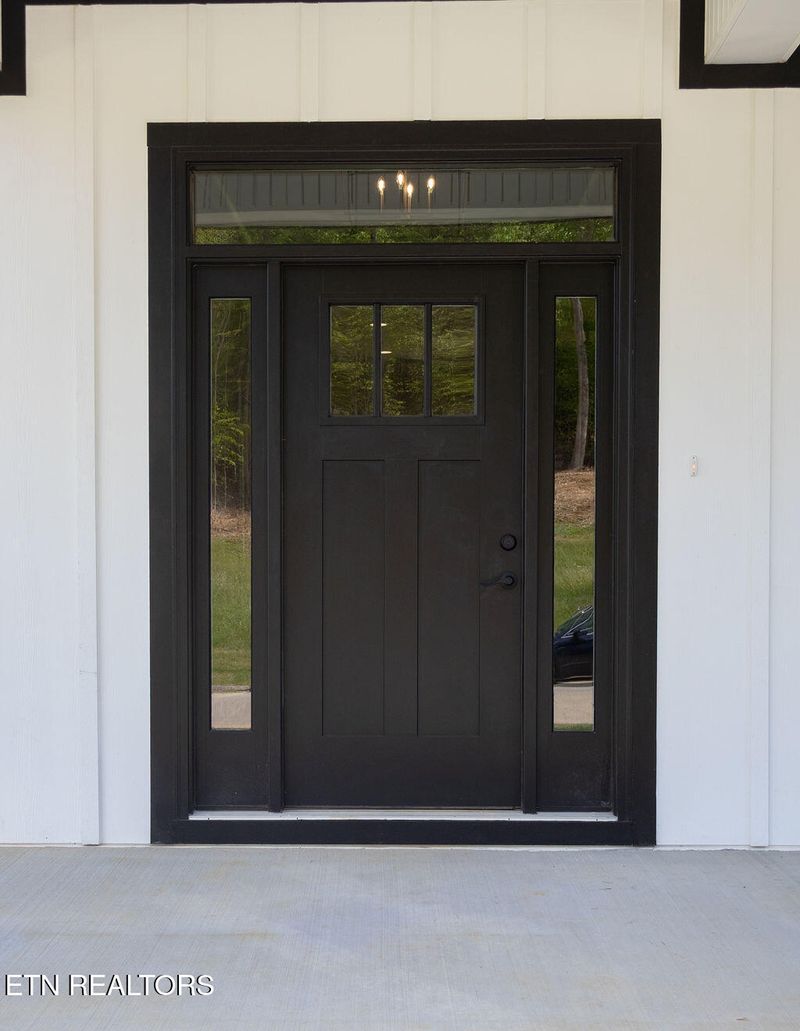 107 Cherry Oak Dr, Oak Ridge, TN 37830