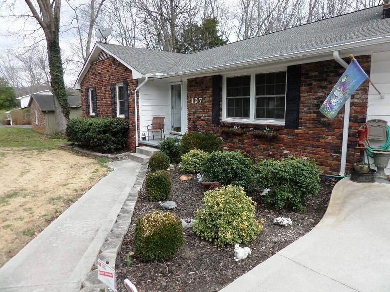 107 Colgate Rd, Oak Ridge, TN 37830