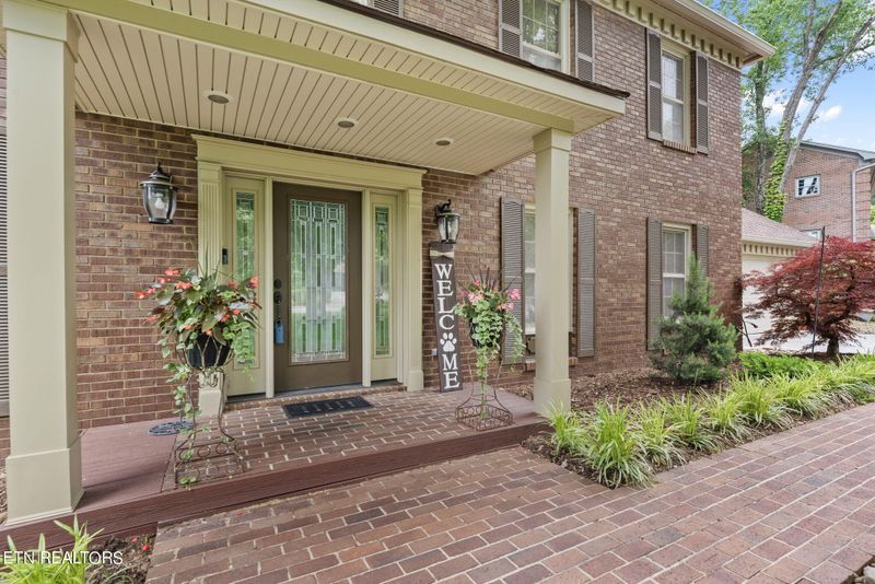 107 Crestview Ln, Oak Ridge, TN 37830