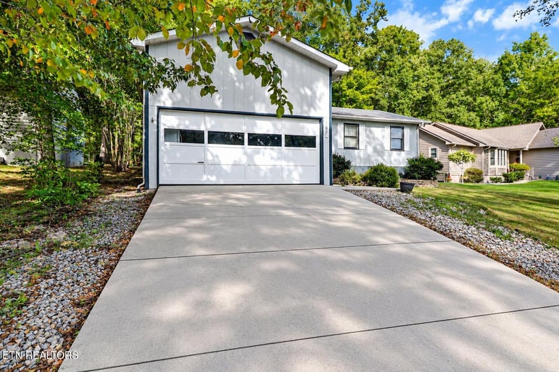 107 Delbridge Ln, Crossville, TN 38558