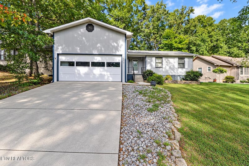 107 Delbridge Ln, Crossville, TN 38558