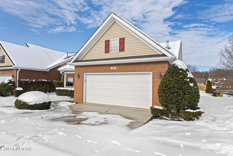 107 Devanshire Ct, Oak Ridge, TN 37830