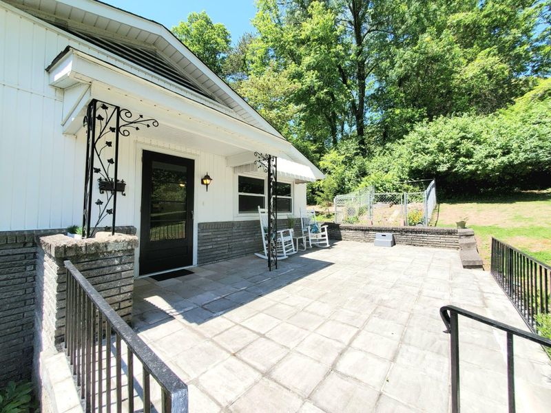 107 E Geneva Ln, Oak Ridge, TN 37830