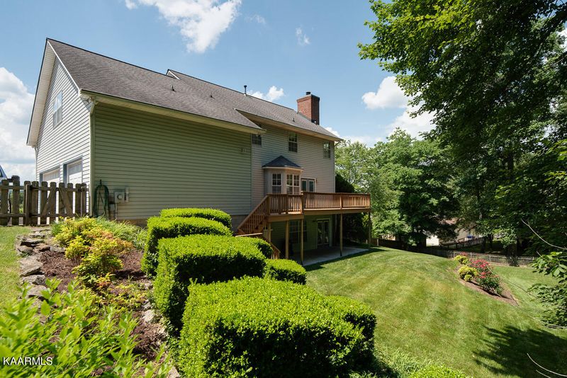 107 Esquire Ct, Oak Ridge, TN 37830
