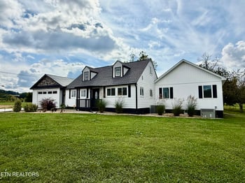 107 Farmer Rd, Rockford, TN 37853