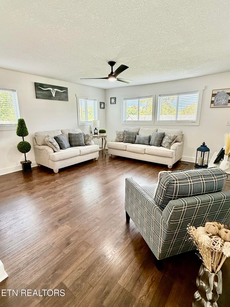 107 Farmer Rd, Rockford, TN 37853