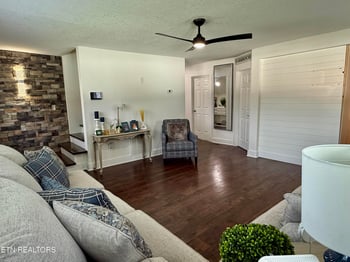 107 Farmer Rd, Rockford, TN 37853