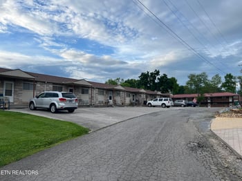 107 Garrett Ln, Maryville, TN 37804