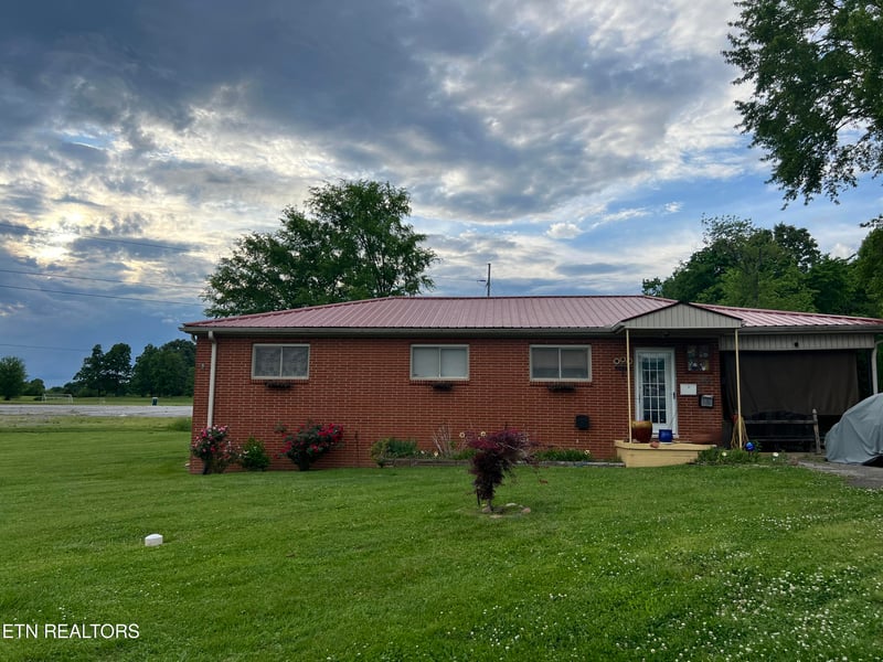 107 Garrett Ln, Maryville, TN 37804