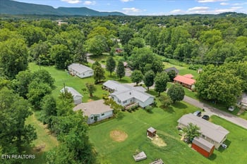 107 Georgia Ave, Etowah, TN 37331